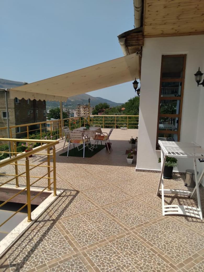 Sara Guesthouse Berat Eksteriør bilde