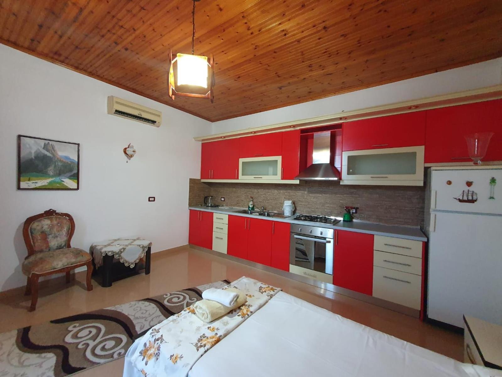 Sara Guesthouse Berat Eksteriør bilde
